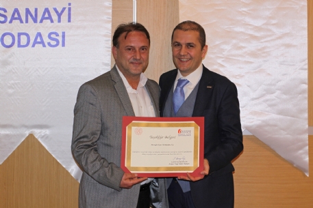 gelir-idaresi-baskanliginca-takdim-edilen-tesekkur-belgesi-odulumuzu-teslim-aldi349323.jpg